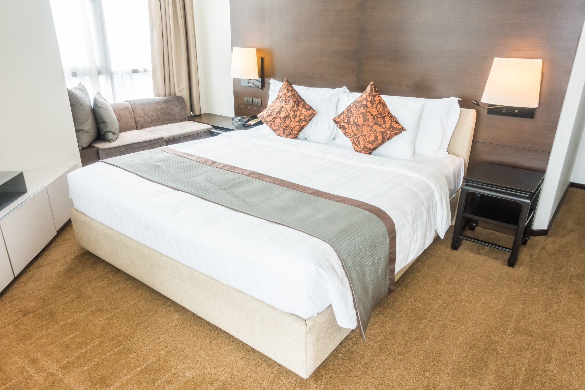 double-bed-with-pillows